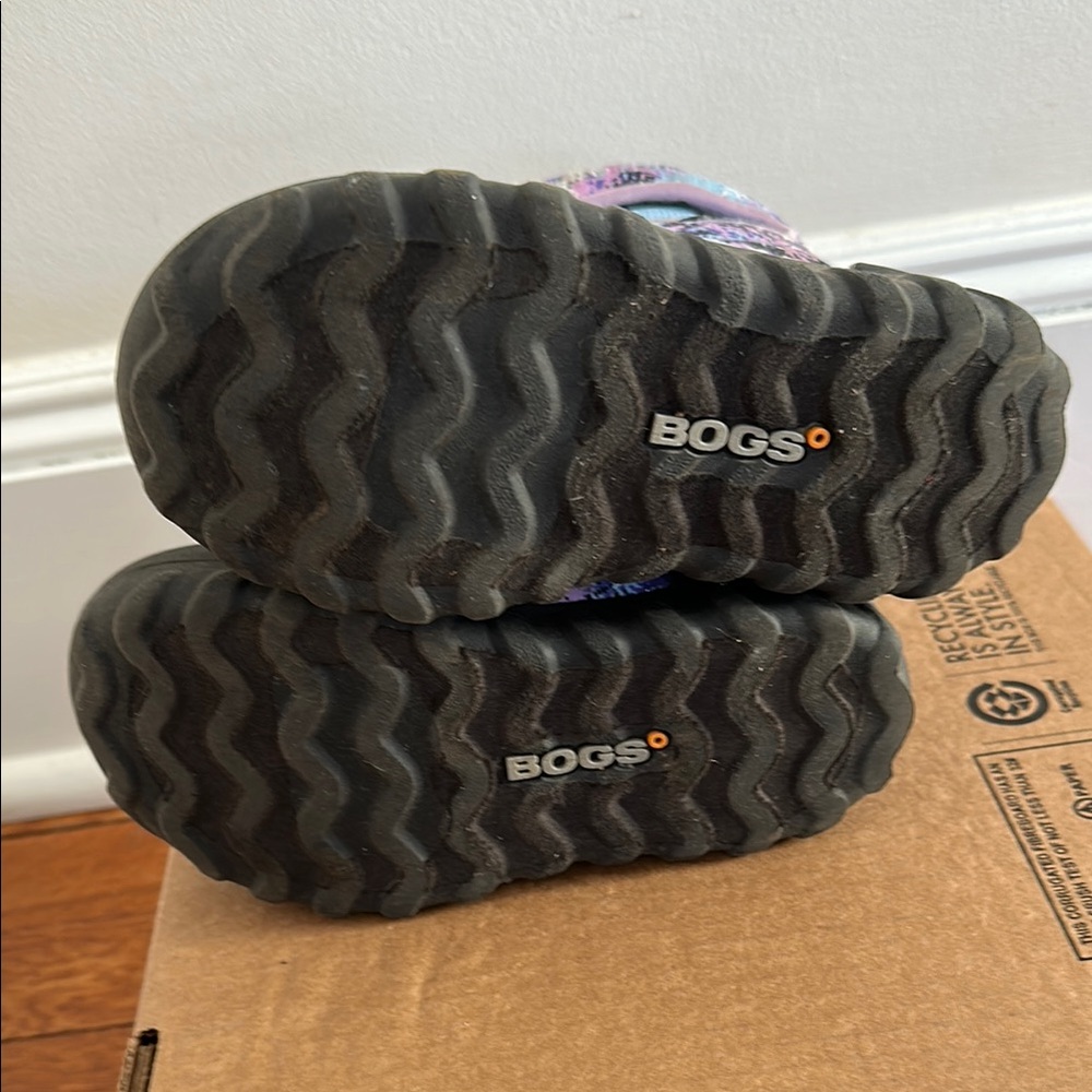 Bogs Purple and Black Rain & Snow Boots with Waterproof Fabric - Picture 8 of 9